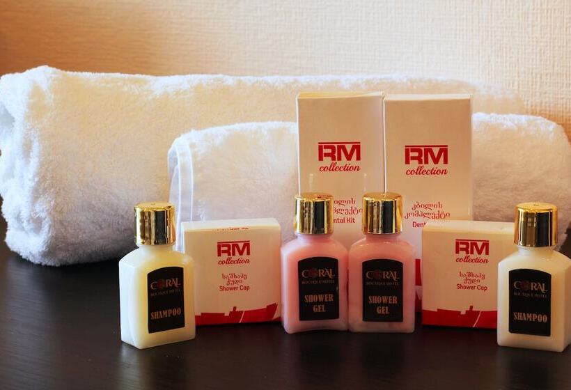 اتاق استاندارد سه نفره, Coral Boutique