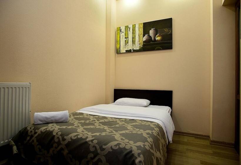 اتاق استاندارد سه نفره, Coral Boutique