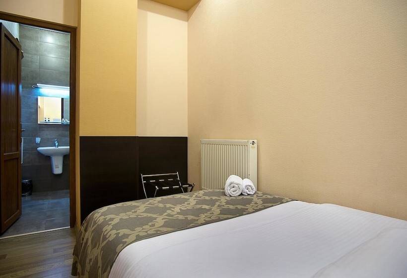 اتاق استاندارد سه نفره, Coral Boutique