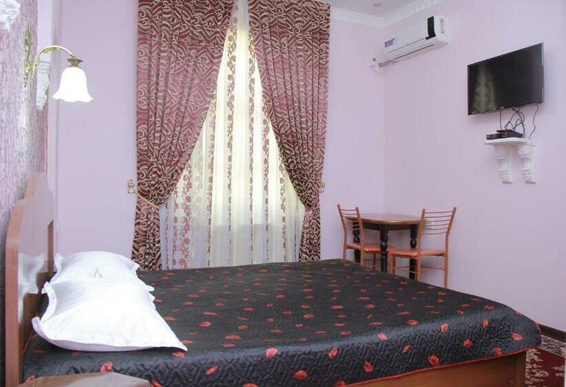 패밀리 룸, Jeyran