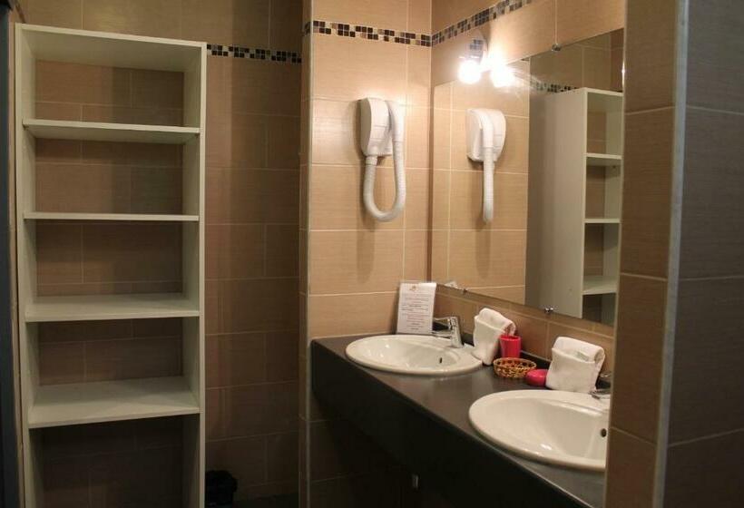 اتاق استاندارد با چشم‌انداز باغ, L Ebene Verte