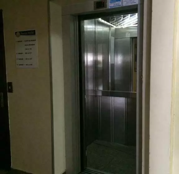 スタンダード4人部屋, Perea