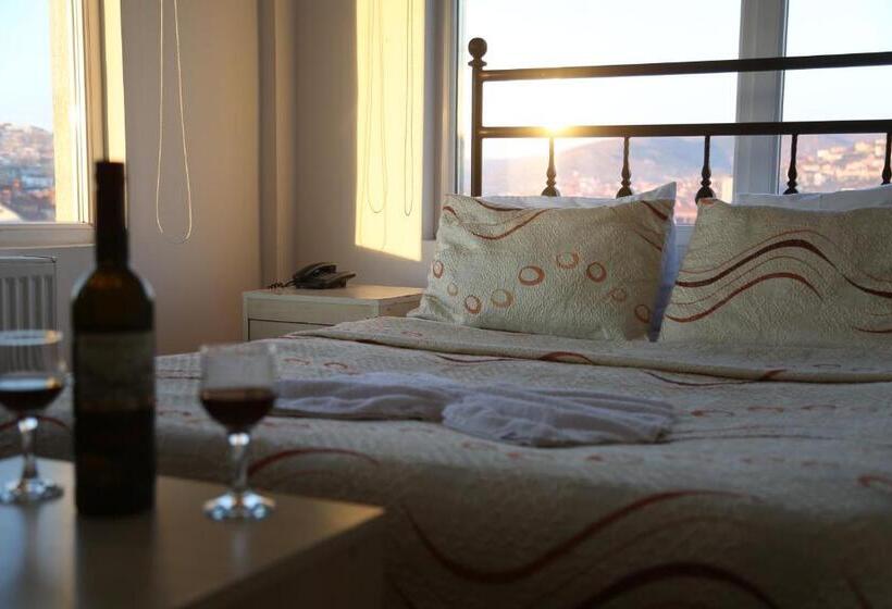 اتاق اکونومی, Sara & Spa