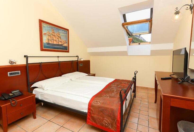 Economy Zimmer, Splendido