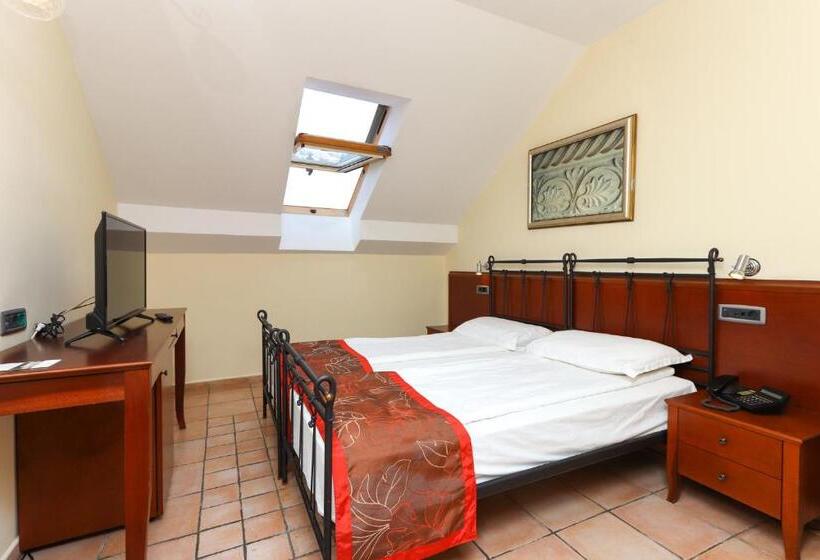 Economy Zimmer, Splendido