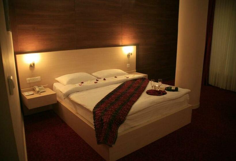 اتاق لوکس با تخت بزرگ, Van Royal