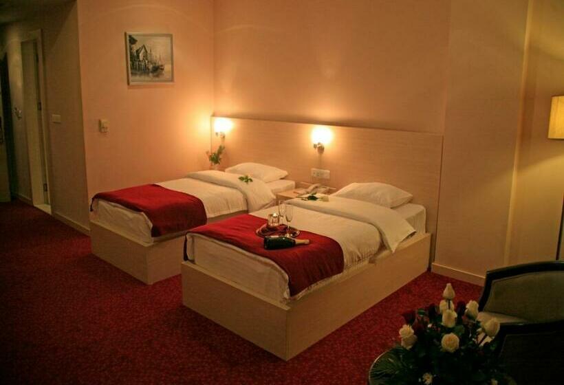 اتاق لوکس, Van Royal