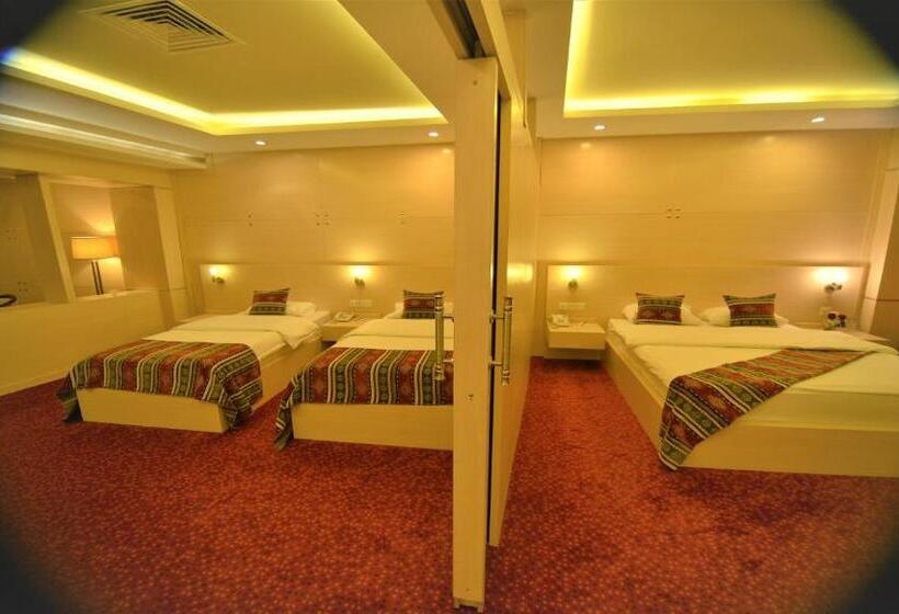 سوییت اجرایی, Van Royal