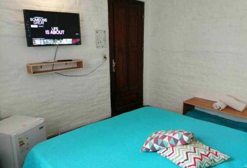 غرفة قياسية, Mediomundo Hostel