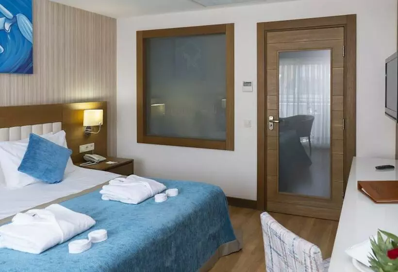 Perhehuone, Adalya Ocean Deluxe