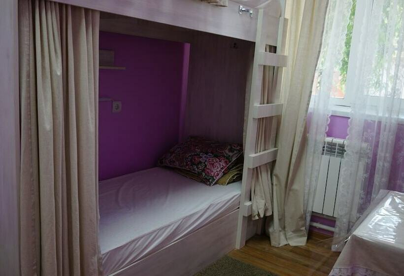 سرير فى غرفة مشتركه, Gabzov   Hostel