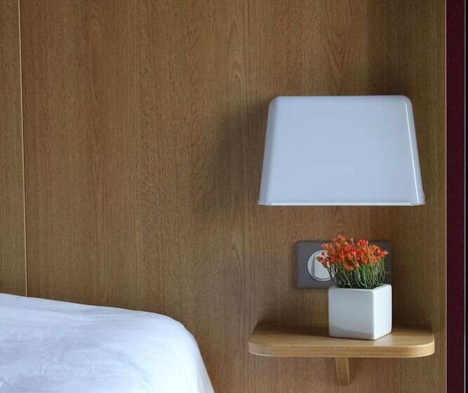 Четырехместный Номер Стандарт, B&b Hotel La Rochelle Centre