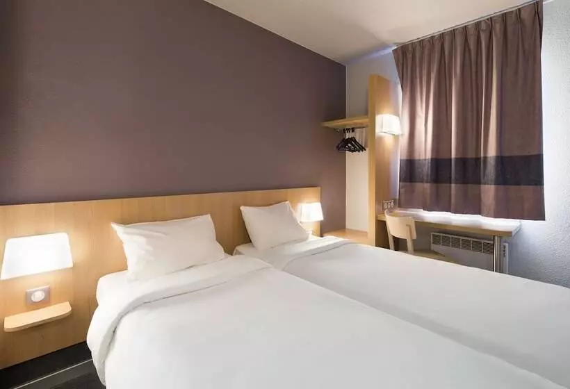 Standard Neljän Hengen Huone, B&b Hotel La Rochelle Centre