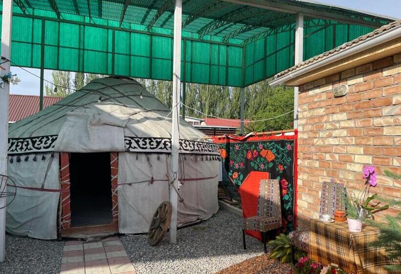 تختخواب در اتاق مشترک, Duet Hostel &