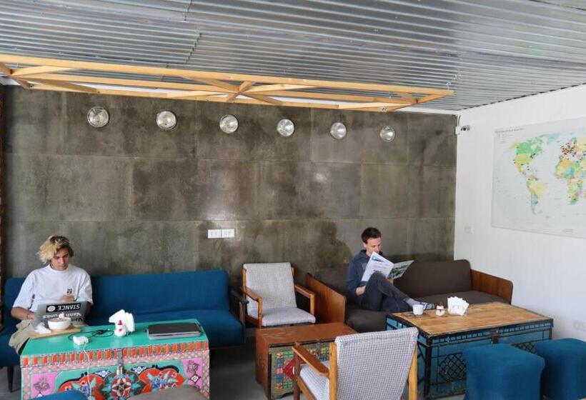 خانه 1 خوابه, Duet Hostel &