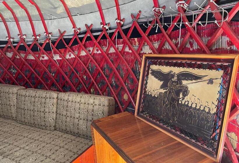 اتاق لوکس, Duet Hostel &