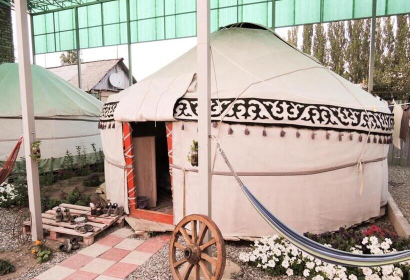 اتاق لوکس, Duet Hostel &