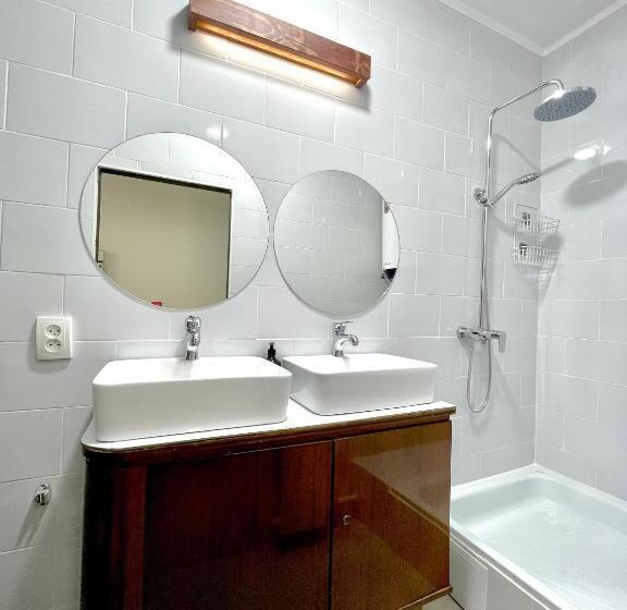 اتاق استاندارد, Duet Hostel &