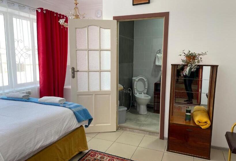 اتاق لوکس, Duet Hostel &