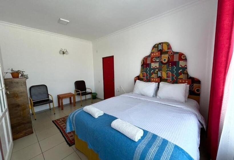 اتاق لوکس, Duet Hostel &