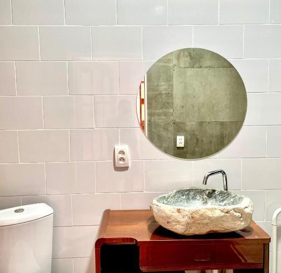 اتاق لوکس, Duet Hostel &