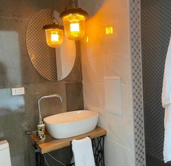 اتاق استاندارد, Duet Hostel &