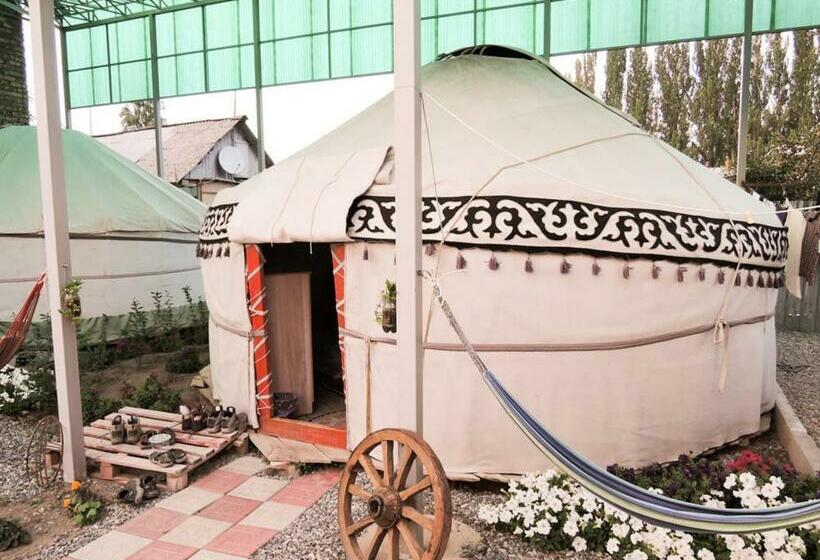 تختخواب در اتاق مشترک, Duet Hostel &