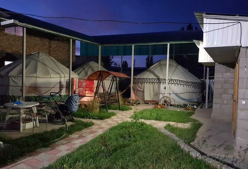 تختخواب در اتاق مشترک, Duet Hostel &