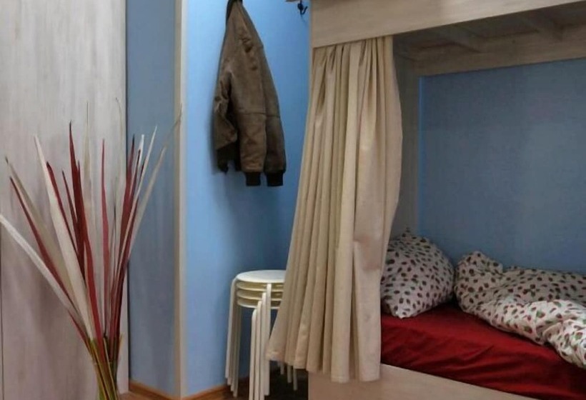سرير فى غرفة مشتركه, Gabzov   Hostel