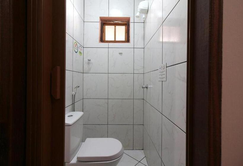 جناح, Hostel Rua Direita Pirenópolis