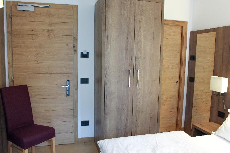 舒适型房间, Alpina