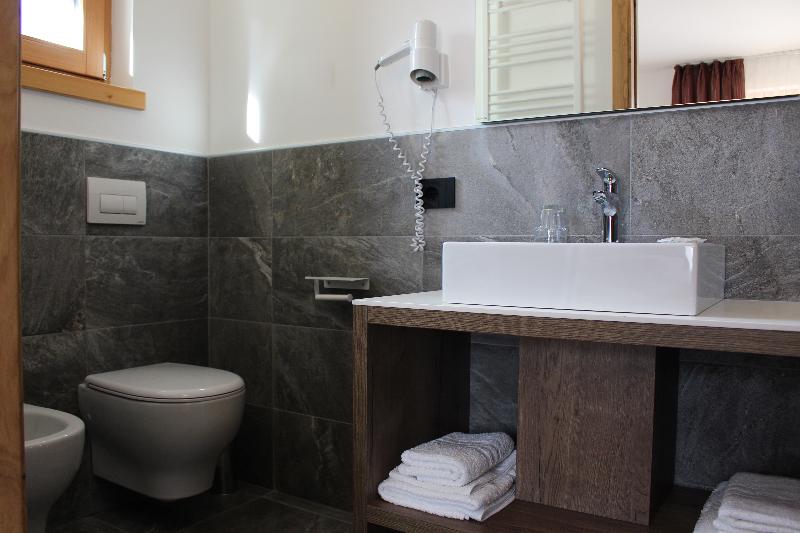 小型套房, Alpina