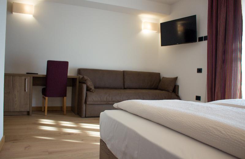 小型套房, Alpina