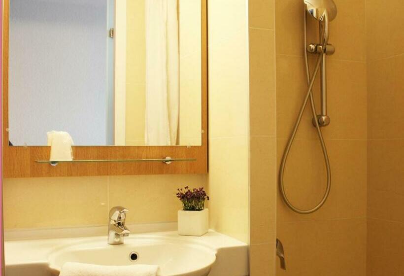 Номер Стандарт, B&b Hotel La Rochelle Centre