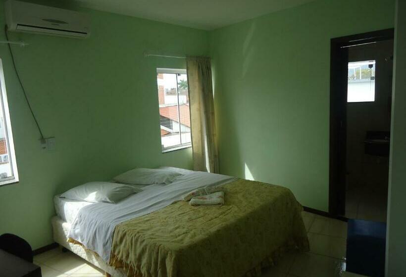 豪华房间, Iria S