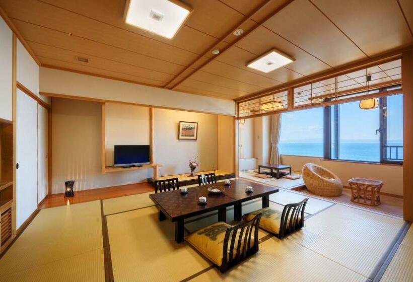 Семейный Номер Вид на Море, Kaisenkaku