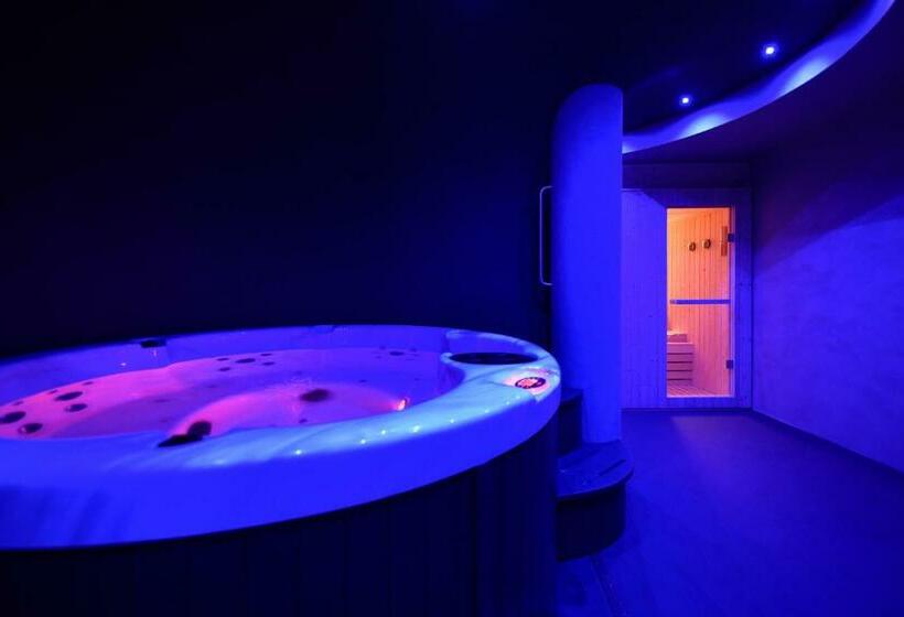 חדר סטנדרט, Lumin