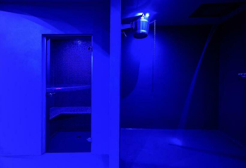 חדר סטנדרט, Lumin