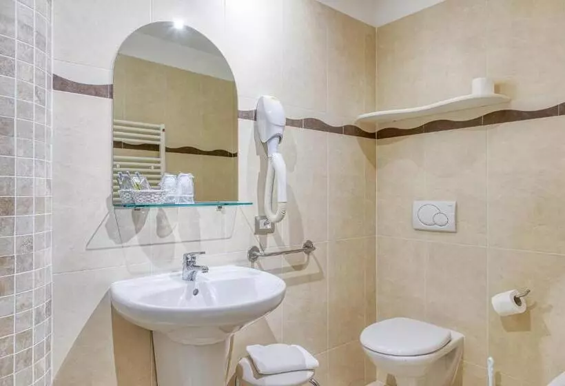 Superior room with lake view, Lumin