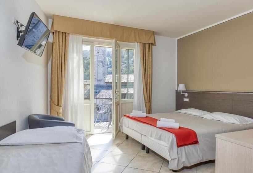 חדר סטנדרט לשלושה, Lumin