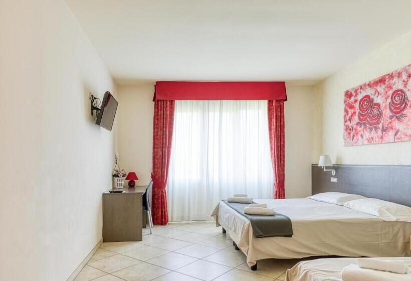 חדר סופריור לשלושה, Lumin