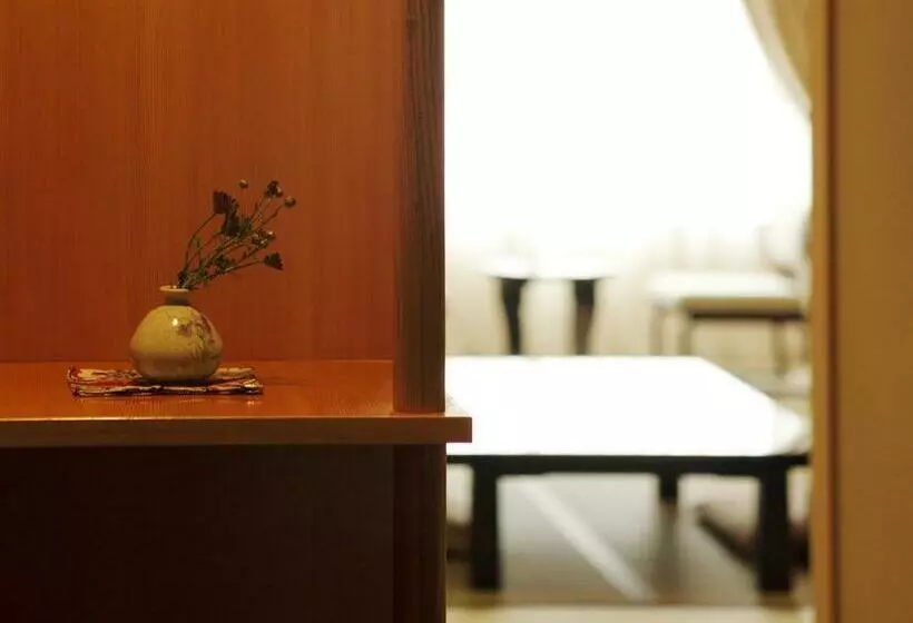 エコノミー4人部屋, Matsunoyu