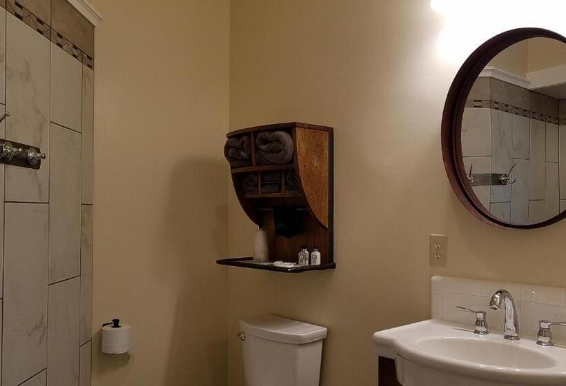 חדר דחוקס עם מיטת קינג, Ouray   For 12 Years Old And Over