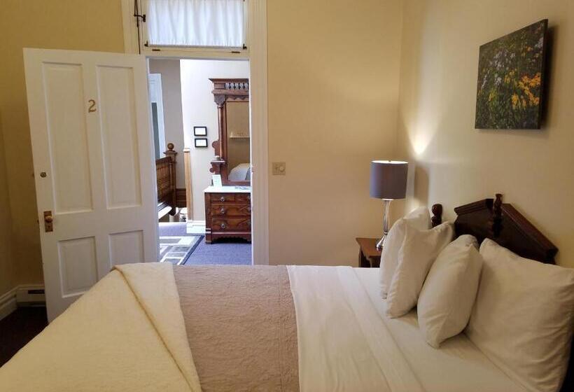 חדר בסיסי, Ouray   For 12 Years Old And Over