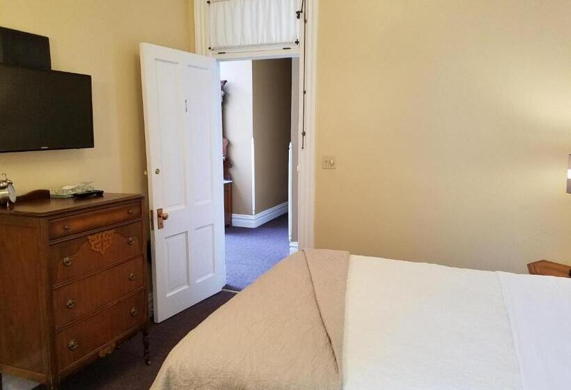 חדר בסיסי, Ouray   For 12 Years Old And Over