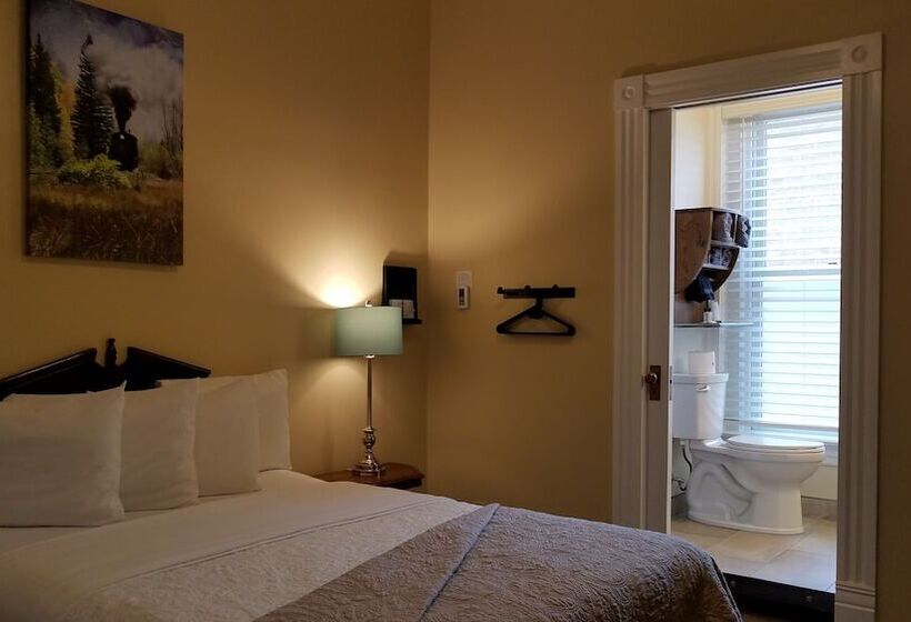 חדר בסיסי, Ouray   For 12 Years Old And Over