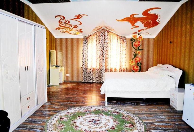 اتاق لوکس با تخت بزرگ, Shohkand