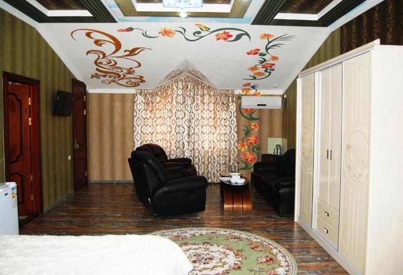 اتاق لوکس با تخت بزرگ, Shohkand