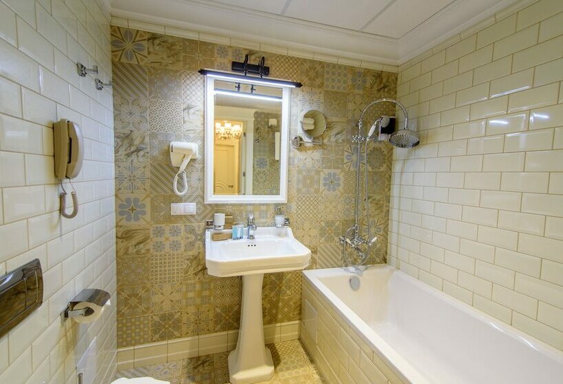 اتاق استاندارد, Voyage