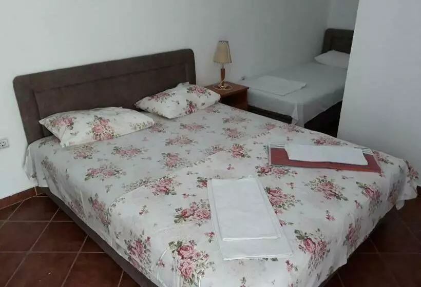 اتاق استاندارد سه نفره, Bonaca